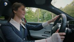 Rezumat episodul 7 „Fata de la fereastră”, difuzat în 15 octombrie la Kanal D: Nalan este sechestrată de mama sa care îi intrezice să se mai vadă cu Sedat Rezumat episodul 7 „Fata de la fereastră”, difuzat în 15 octombrie la Kanal D: Nalan este sechestrată de mama sa care îi intrezice să se mai vadă cu Sedat